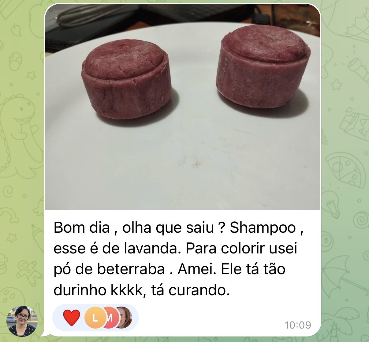 Bálsamo labial artesanal com ingredientes naturais